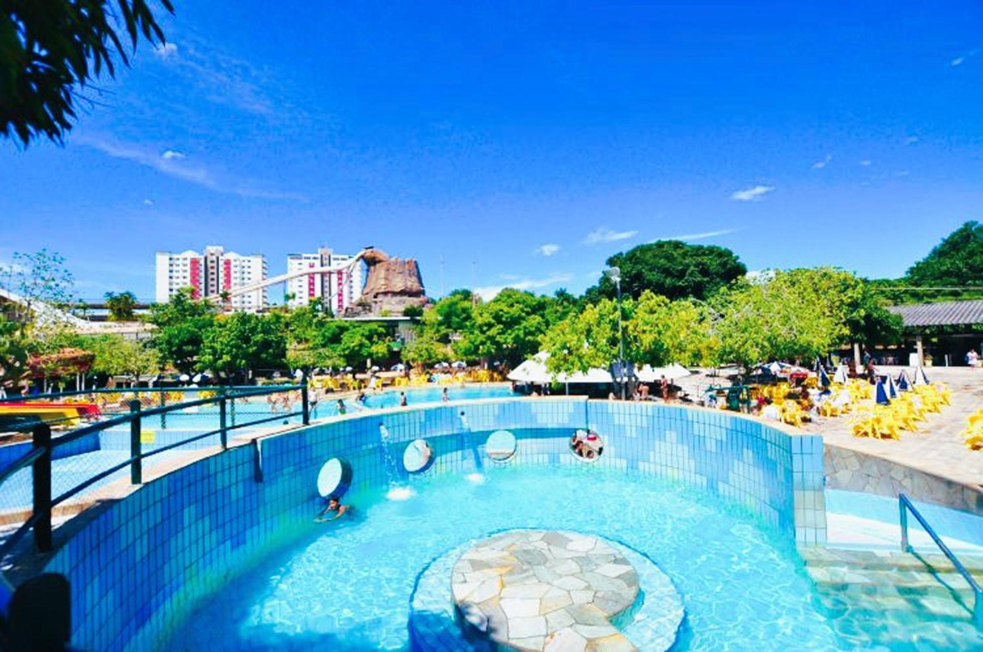 Lacqua Diroma Oficial - Diroma Acqua Park Incluido - Com Roupa De Cama E Banho Caldas Novas Exterior photo